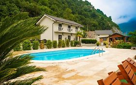 Pensiunea Sirinia Bed & Breakfast